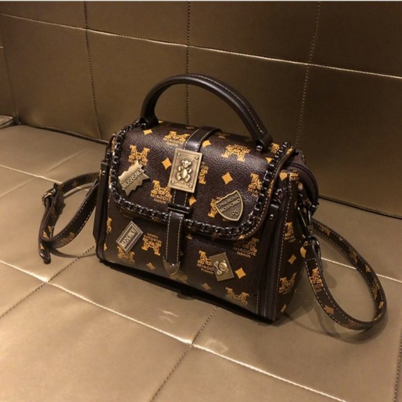 Retro portable fashion one-shoulder messenger bag - Picture 3 of 5